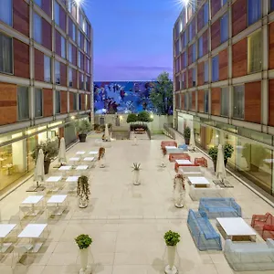 Doubletree By Hilton Hotel Mediolan